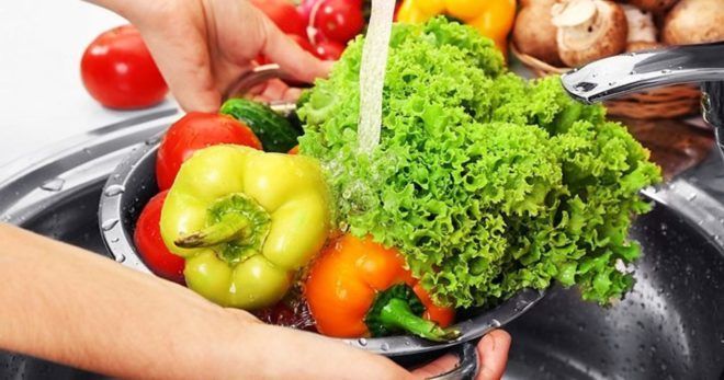 Как правильно мыть овощи и фрукты